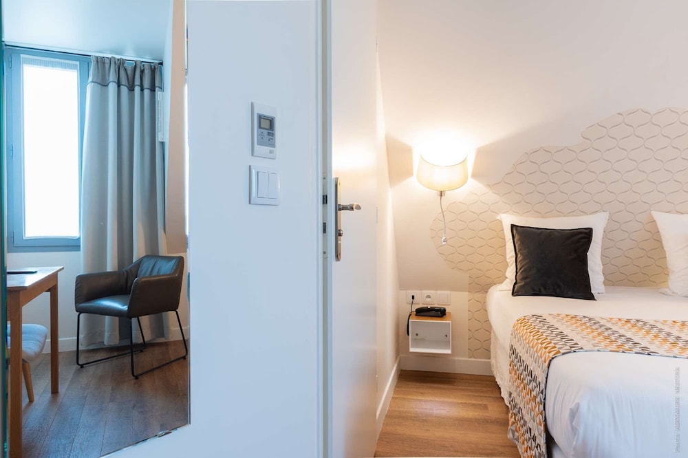 Hotel Versailles Chantiers 24/78