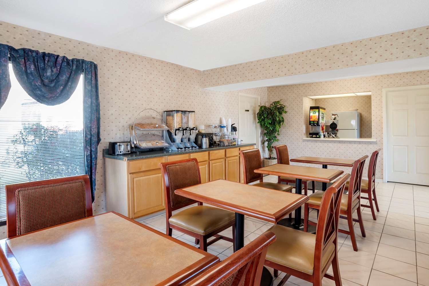 Econo Lodge Pearl - Jackson 12/17