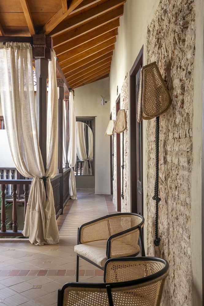 Privado Selfservice Boutique Rooms 32/46