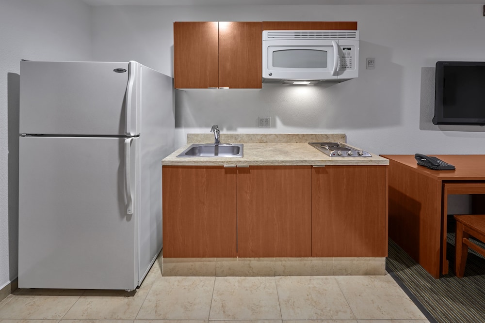Extended Suites Monterrey Aeropuerto 16/56