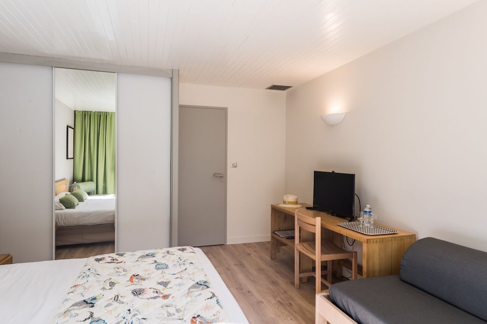 Hotel Les Grenettes 15/60