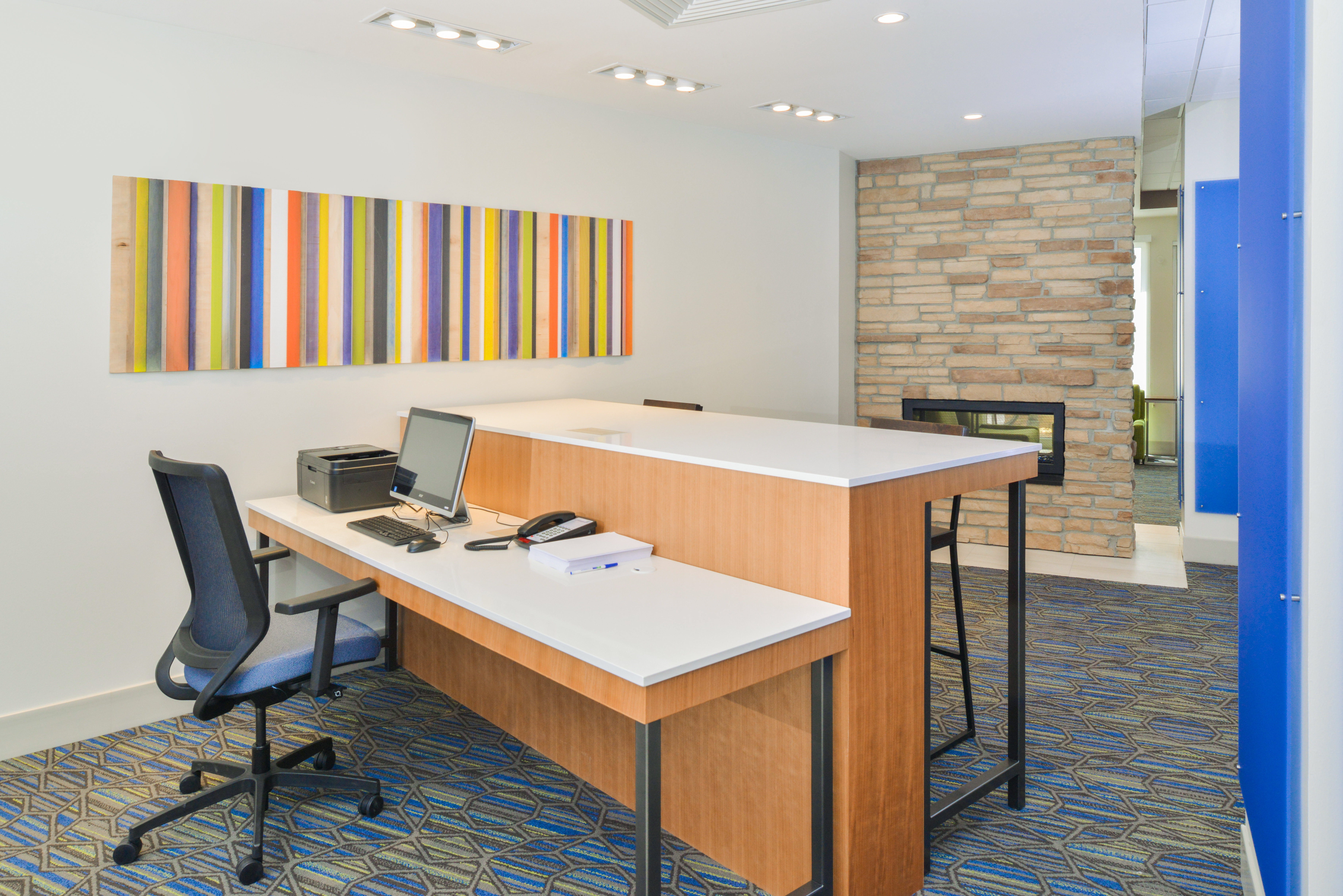 Holiday Inn Express Suites Chadron 65/76