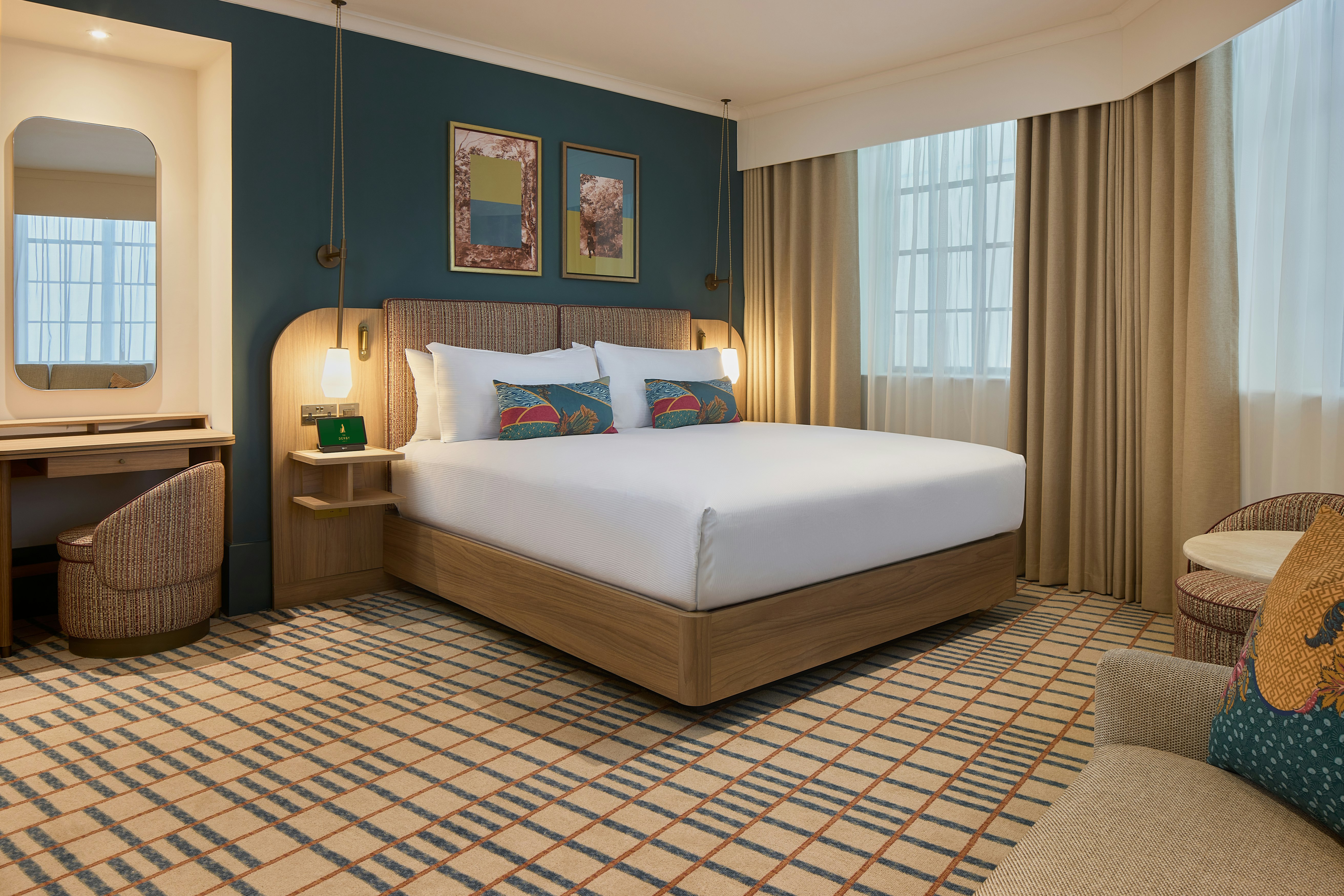 JUNIOR SUITE, KING BED