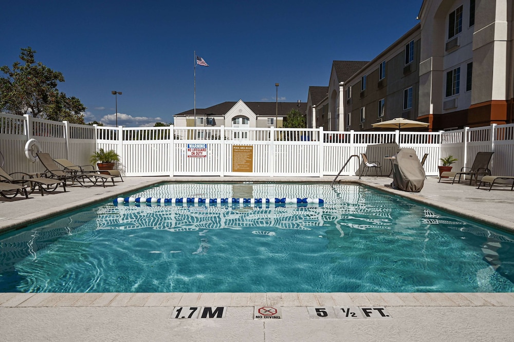 Sonesta Simply Suites Clearwater 3/43