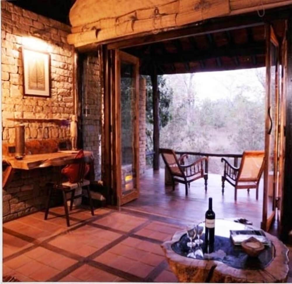 Kanha Earth Lodge 34/50