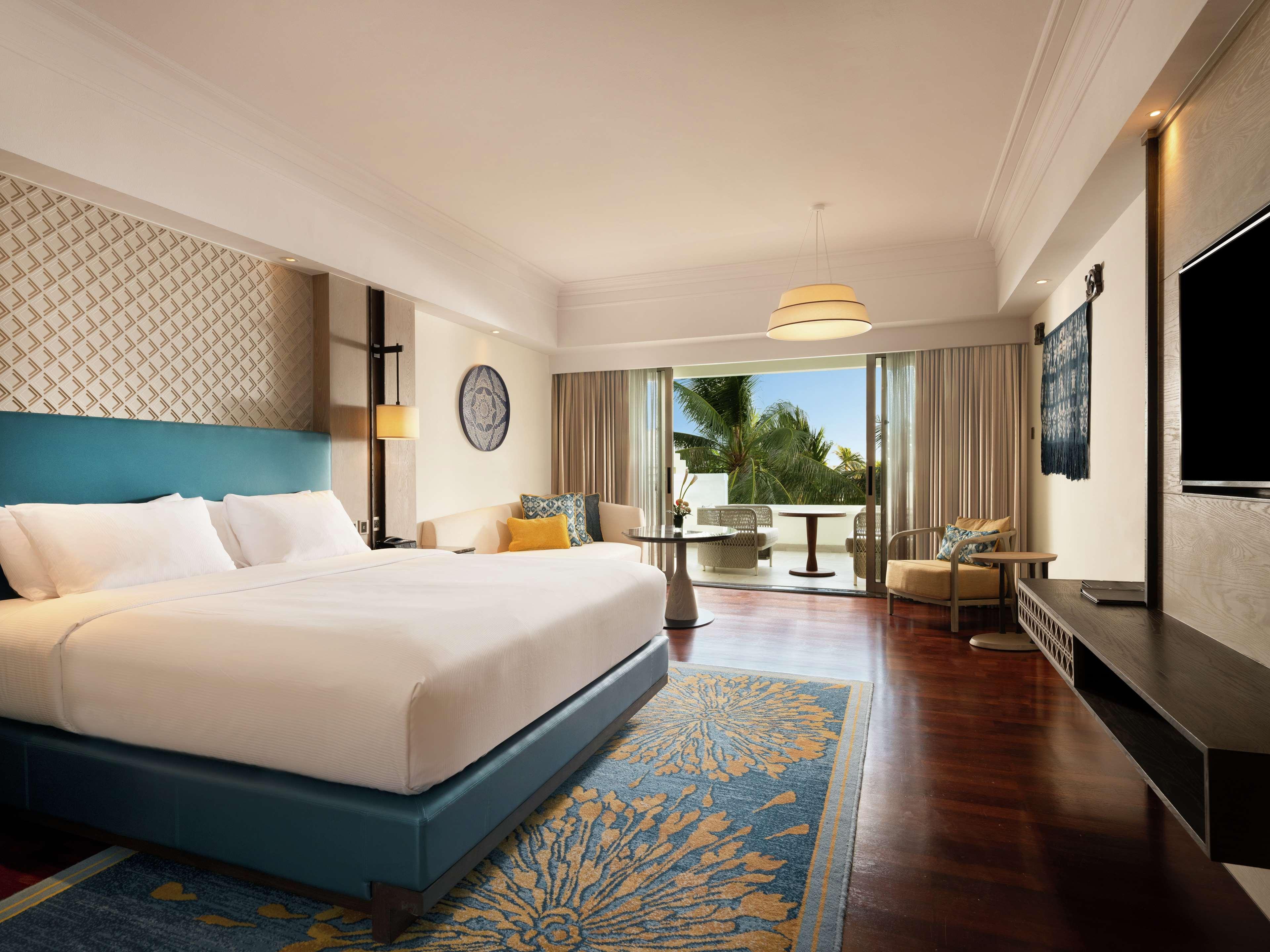 ROOM, KING BED, POOL VIEW, CLIFF TOWER