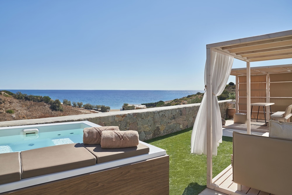 Volcano Luxury Suites Milos 30/50