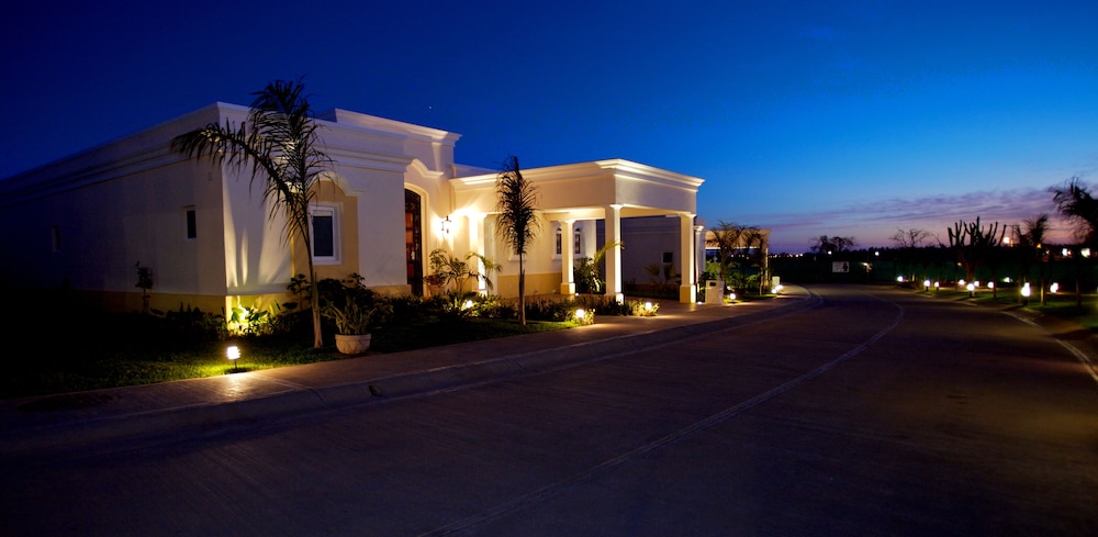 Emerald Estates 4/65