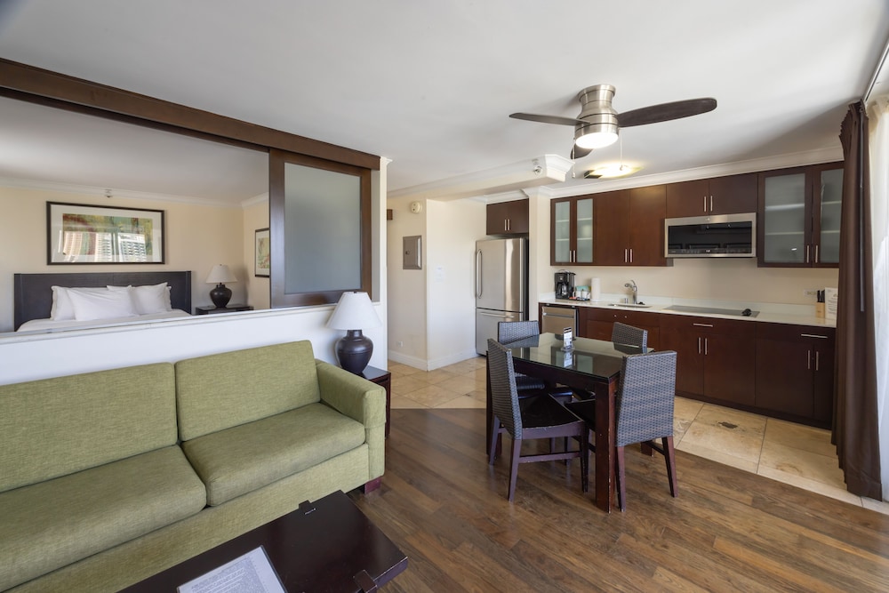 Regency on Beachwalk Waikiki by OUTRIGGER 24/50