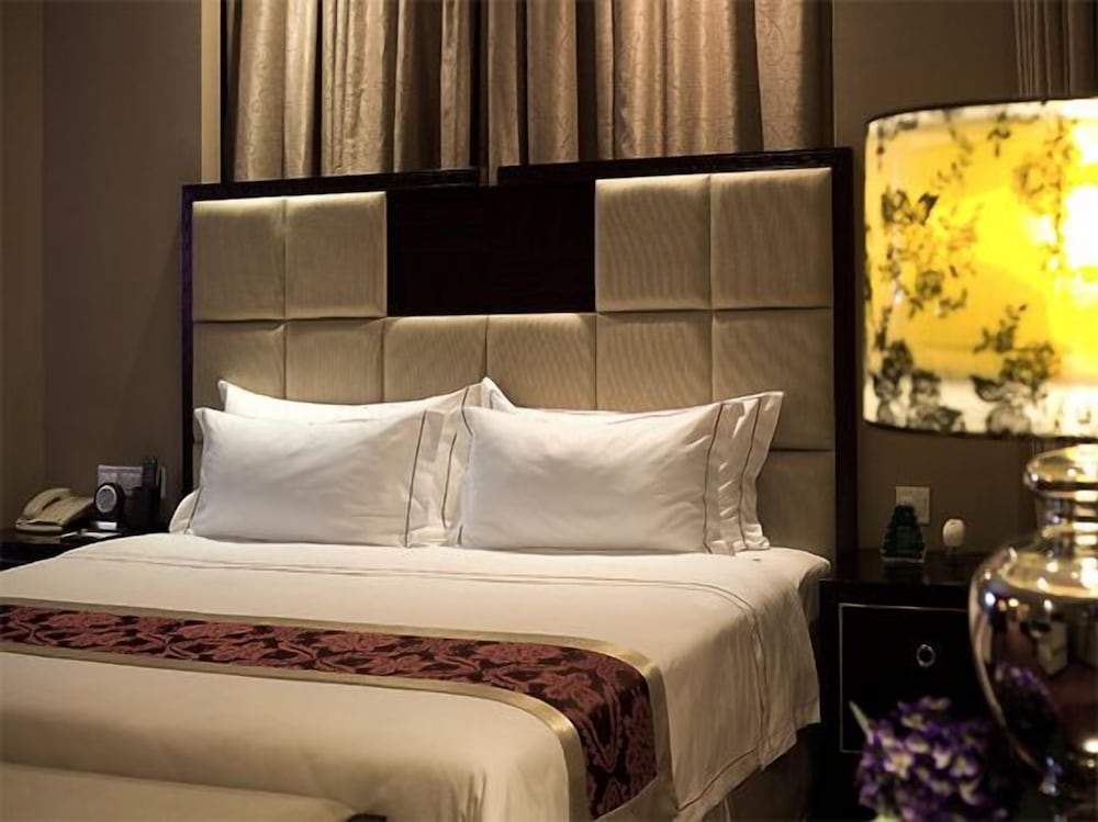Country Garden Phoenix Hotel Suizhou 10/27