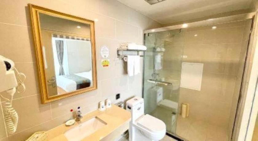 GreenTree Inn Urumqi Airport Tianyi International City 44/47