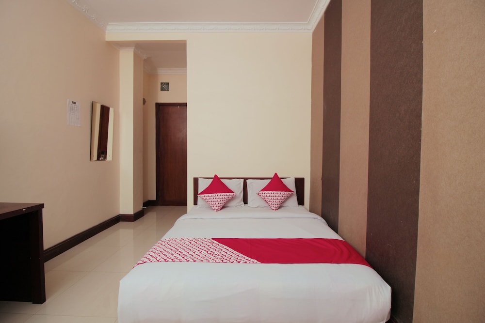 Oyo 230 Maleo Residence 18/55