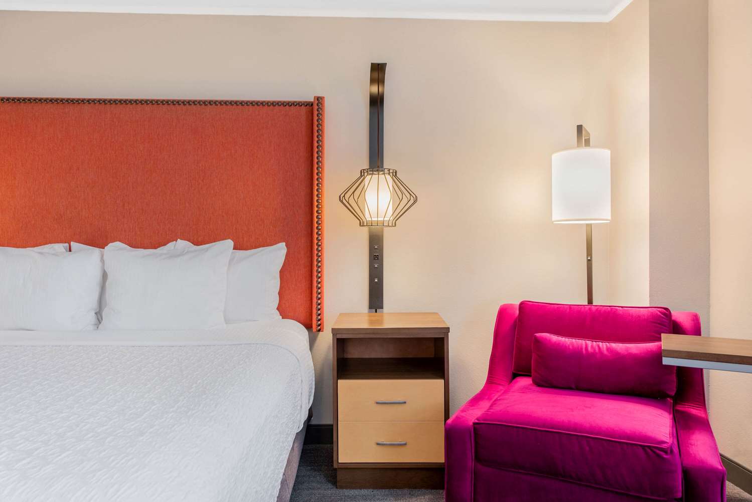 La Quinta Inn & Suites by Wyndham New Orleans Downtown 12/32