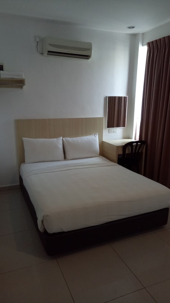 Swan Garden Hotel 33/63