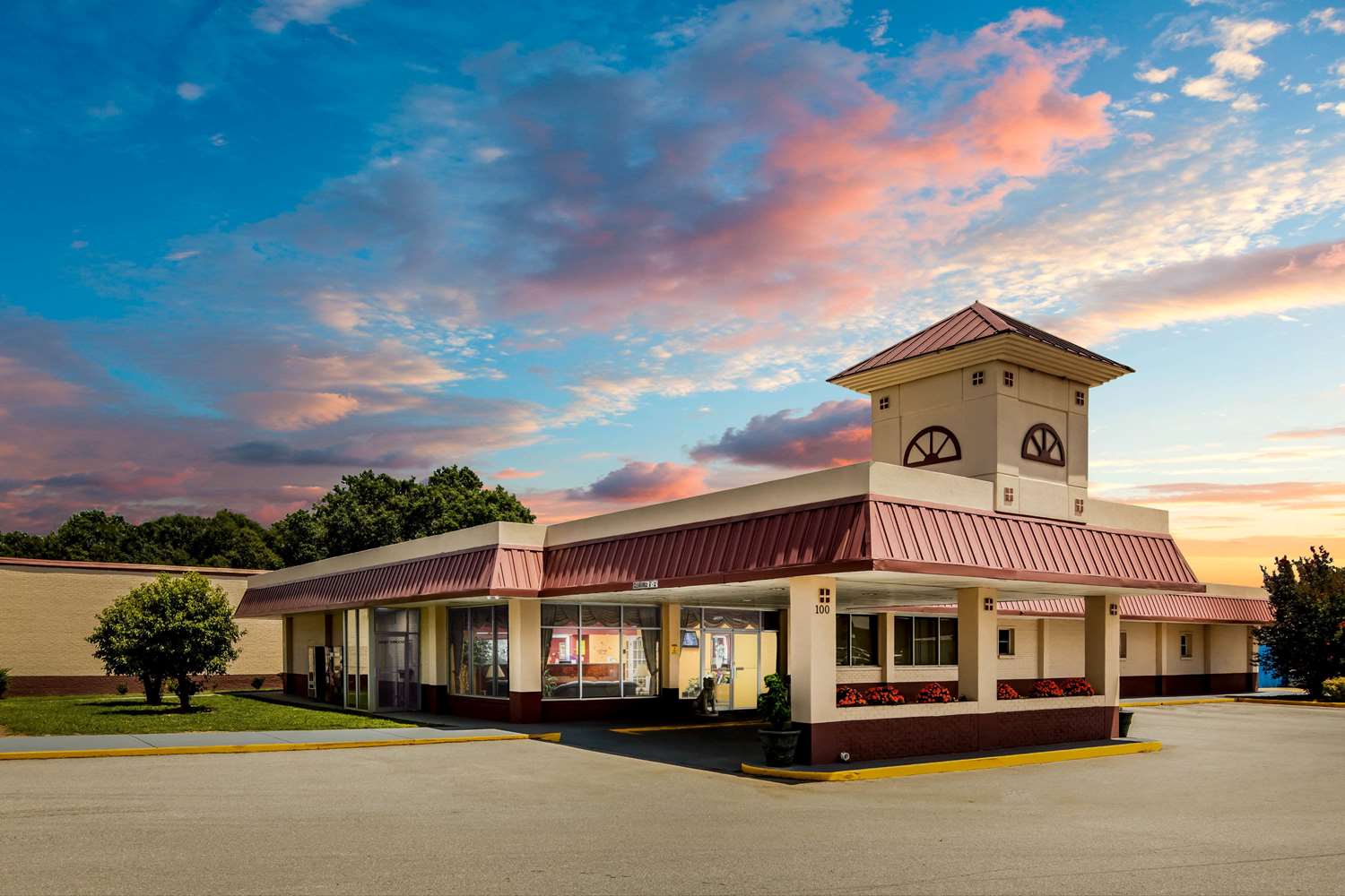 Super 8 by Wyndham Gaffney 4/23