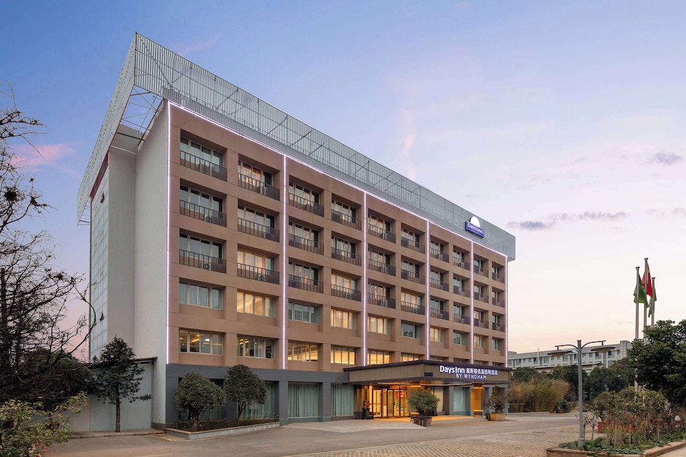 Days Inn by Wyndham Kunming Airport Economic Zone 4/24