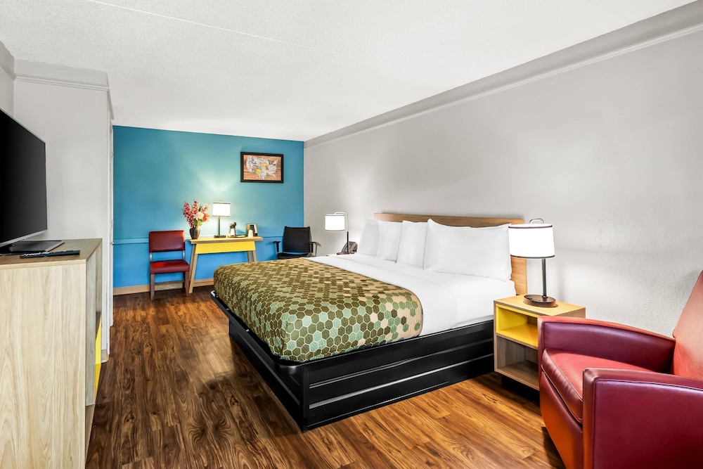 ROOM, KING BED, SMOKING