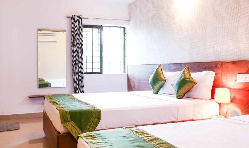 Itsy By Treebo - Comforts Inn, University Road Deralakatte 12/24