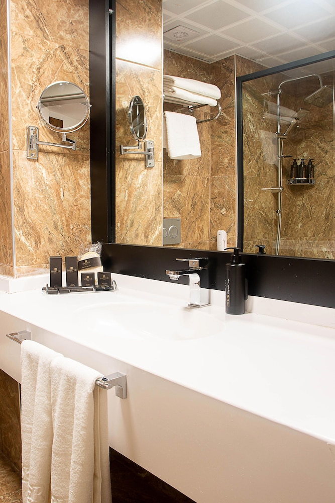 Shelter Inn Hotel & Spa 43/47
