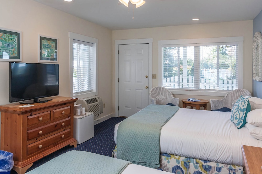 Glen Cove Inn and Suites 18/50