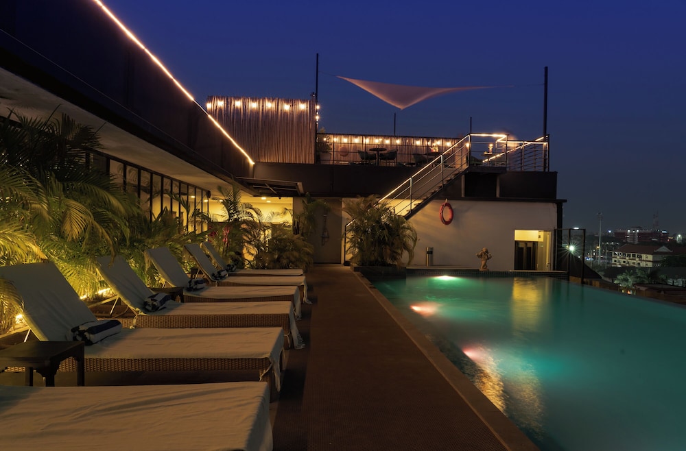 Lao Poet Hotel 66/71