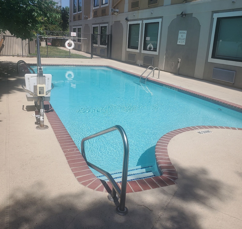 Holiday Inn Express Hotel Suites San Antonio Downtown Market Area 33/38