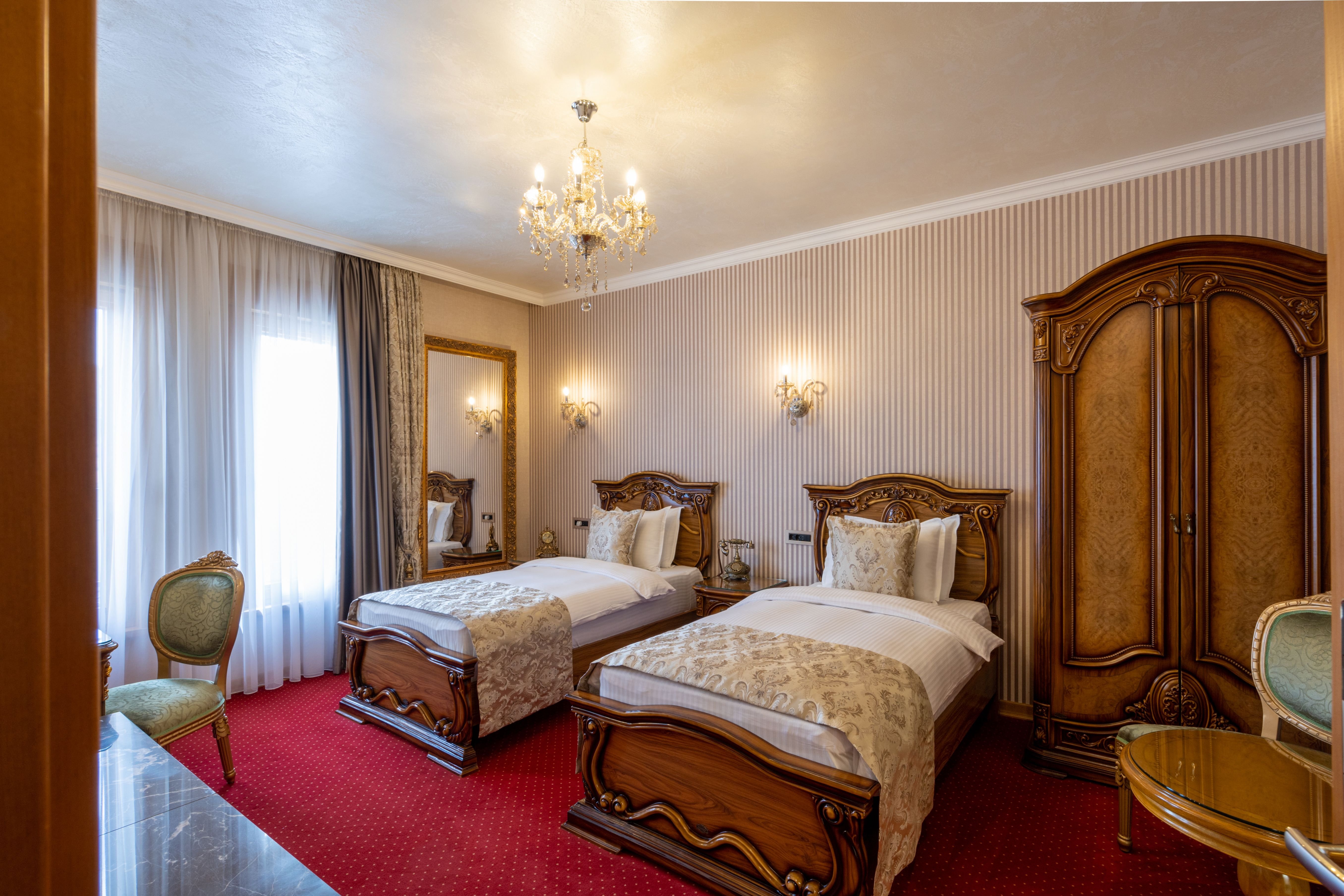 Superior, Twin Beds