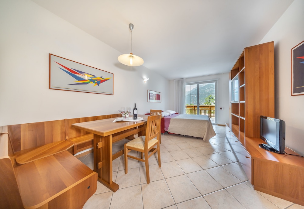 Hotel Karinhall 51/64