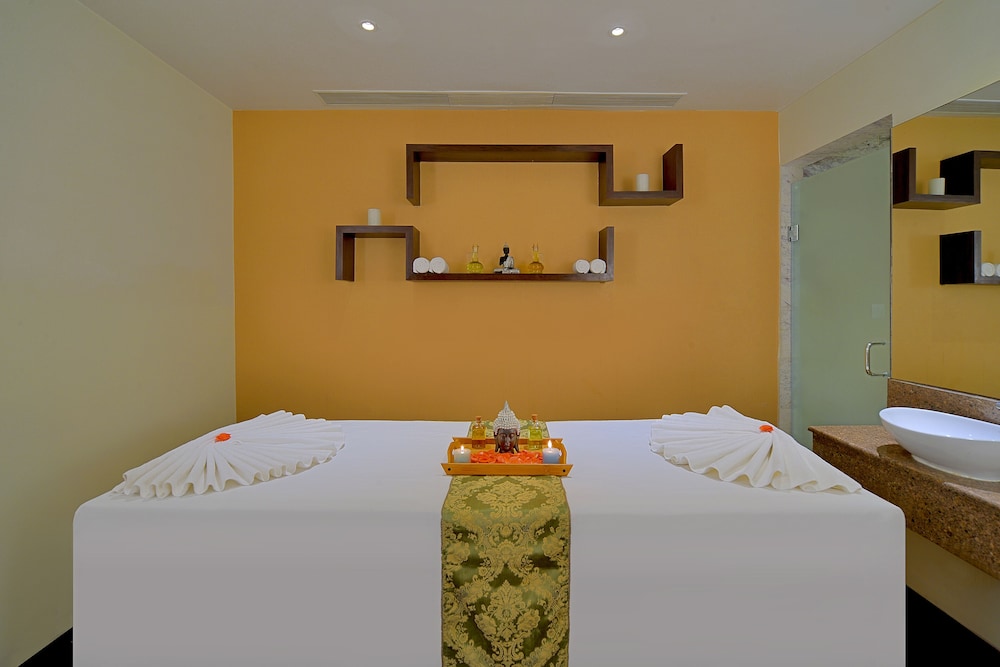 Radisson Hotel Agra 5/68