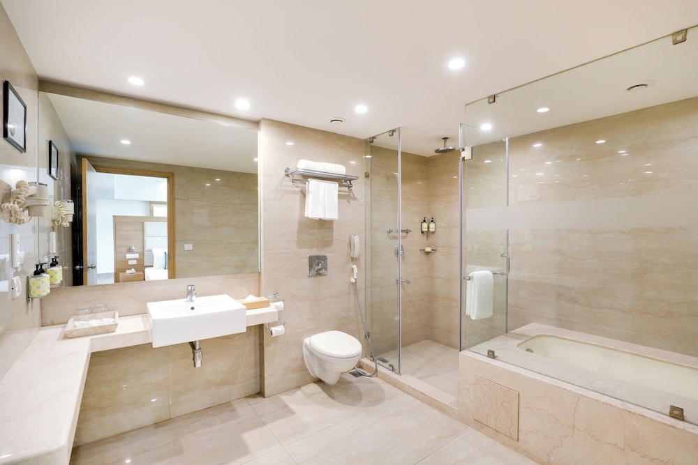 LEMON TREE HOTEL, SECTOR 60, GURUGRAM 64/65