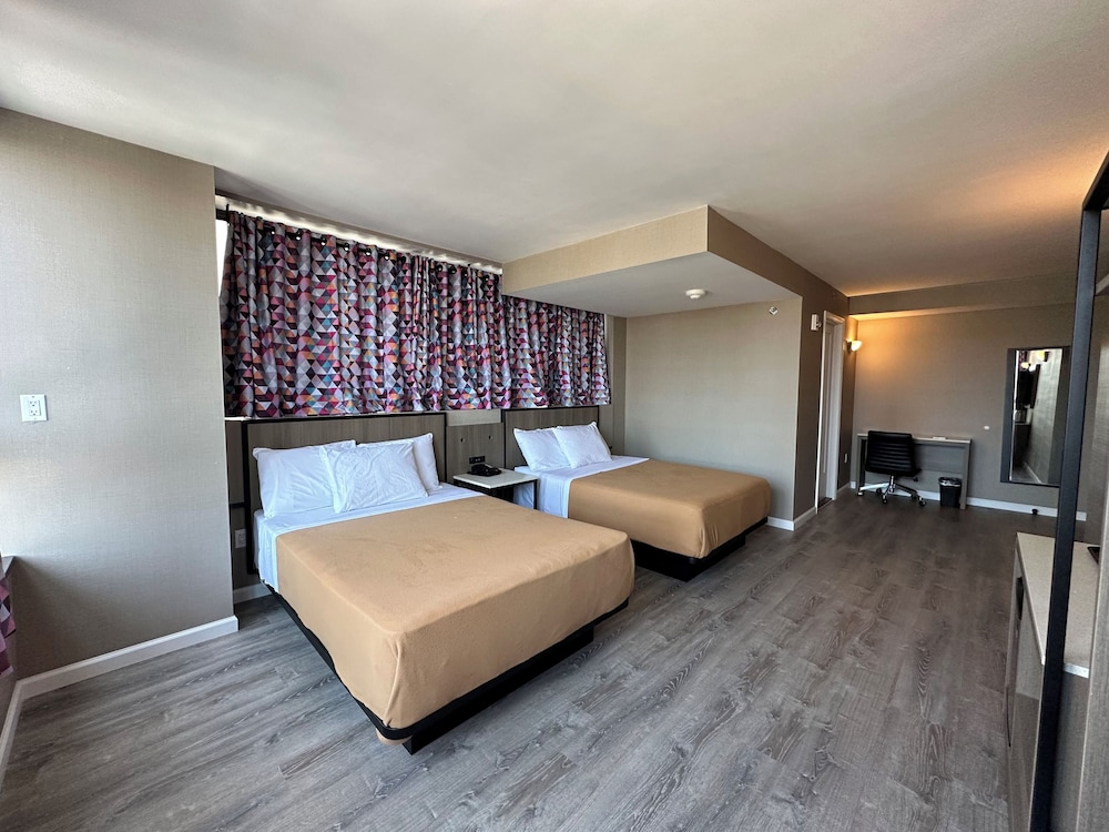 Regal Inn & Suites New York LaGuardia Hotel 7/20