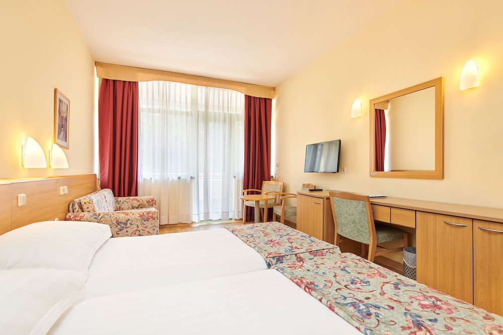 Hotel Aurora Plava Laguna 6/50