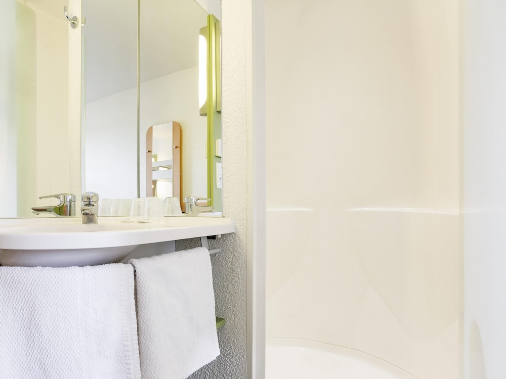 Ibis Budget Pau Est 71/71