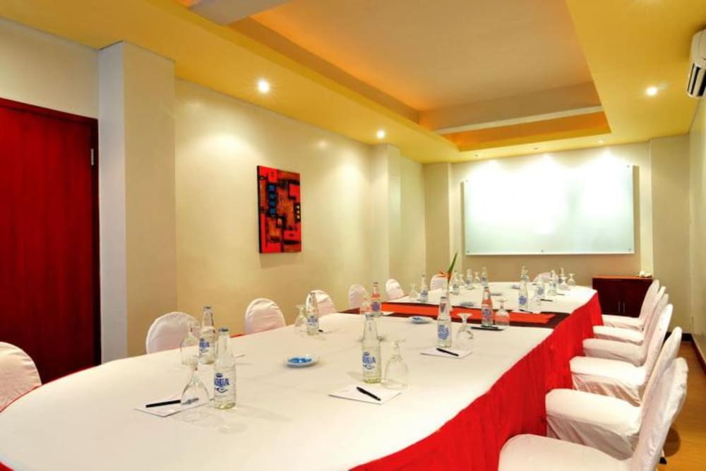 The Yani Hotel 47/57