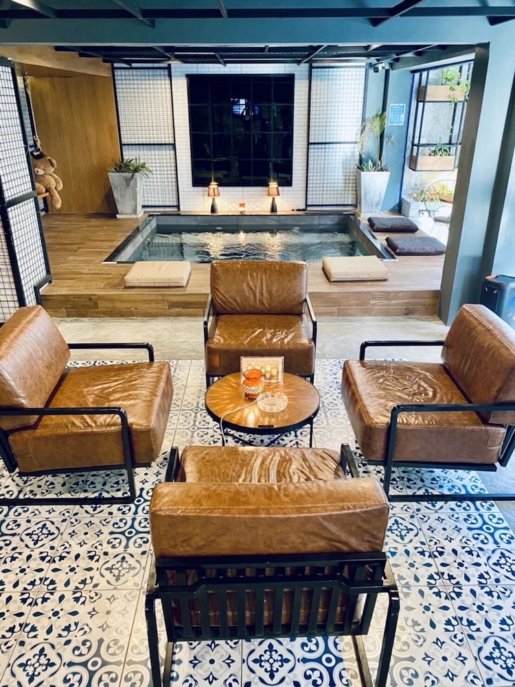 Baan Paradise Hotel 44/50
