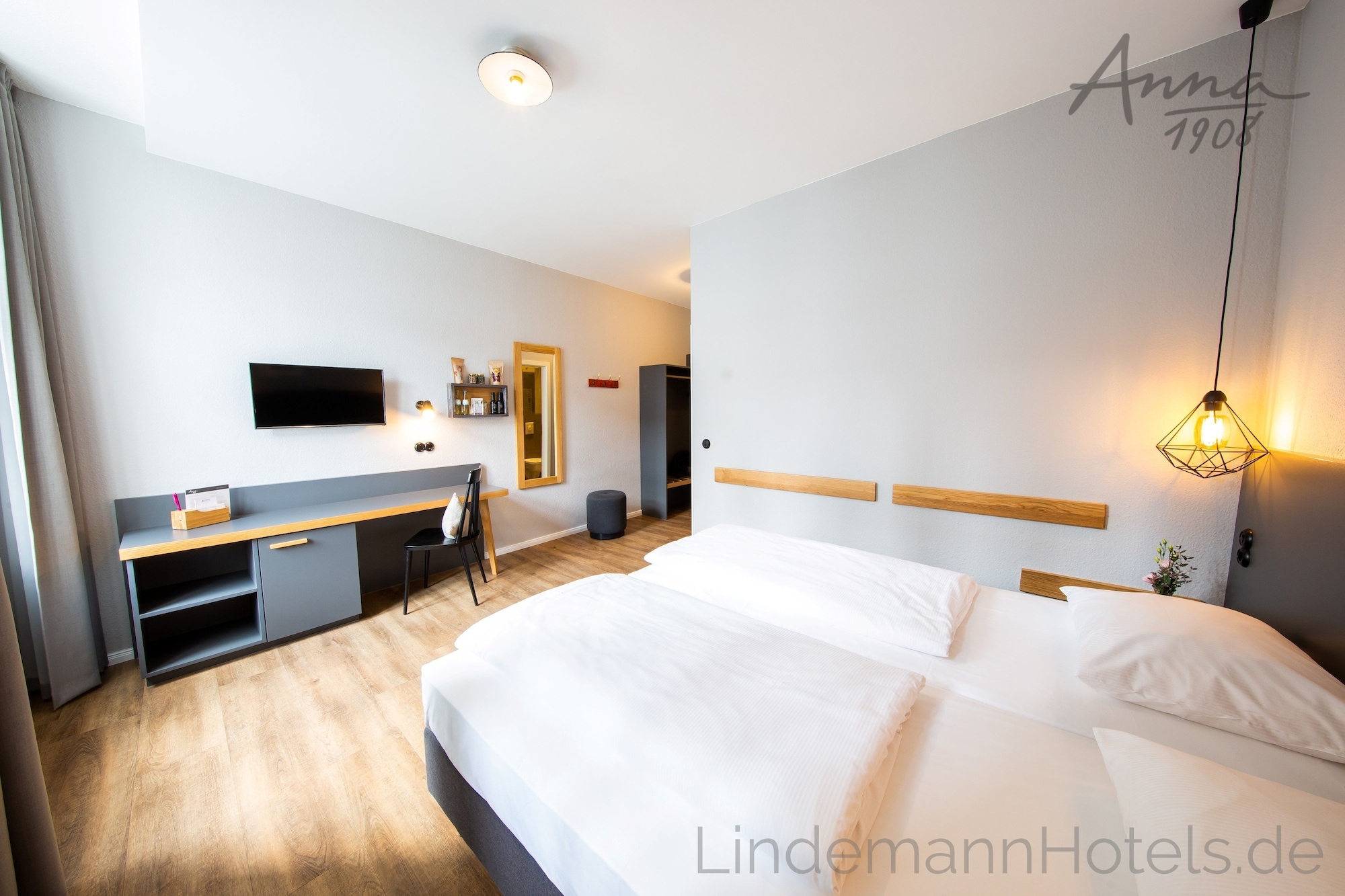 ROOM, SINGLE, SMALL