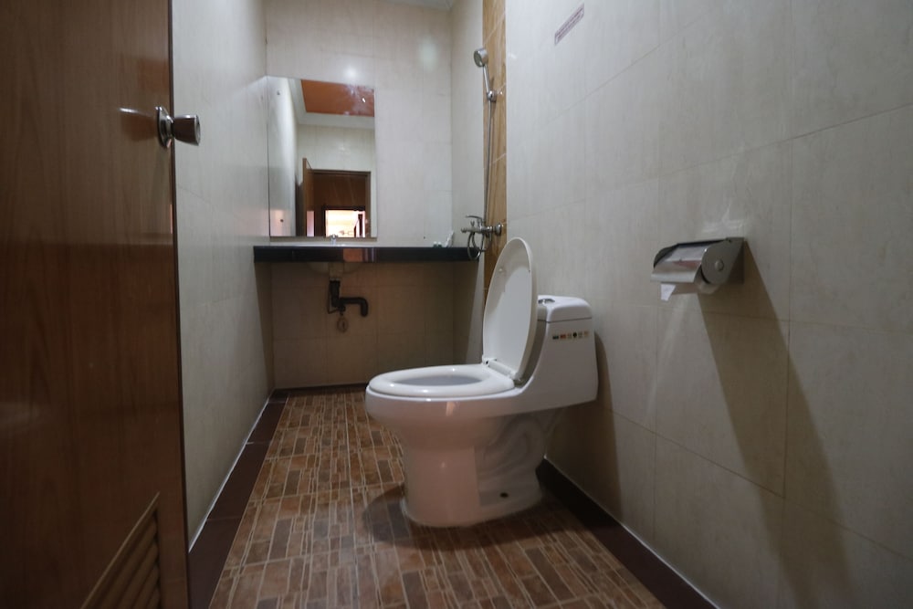 Reddoorz Plus Near Dc Mall Batam 39/39