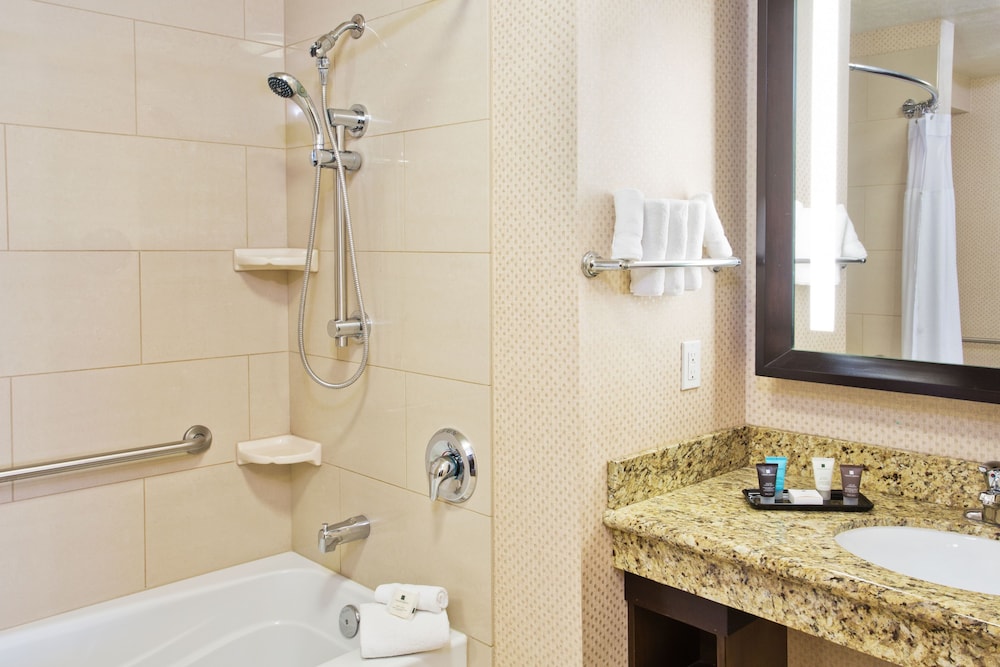 Crowne Plaza Anchorage-Midtown 24/78