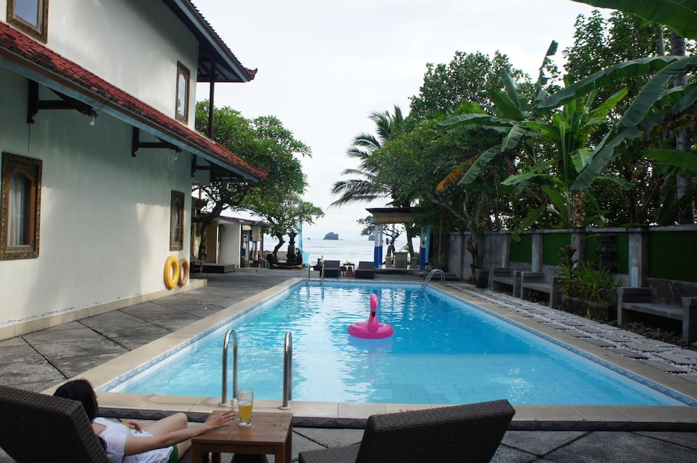 The Beach Candidasa 43/50
