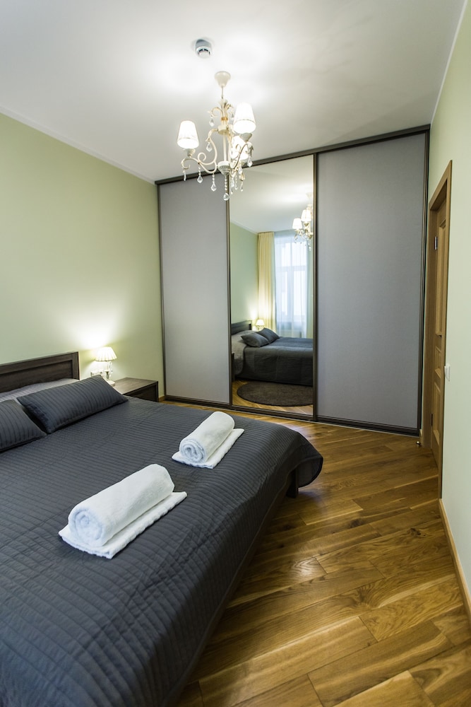 Ernesta Lux Apartments 16/50