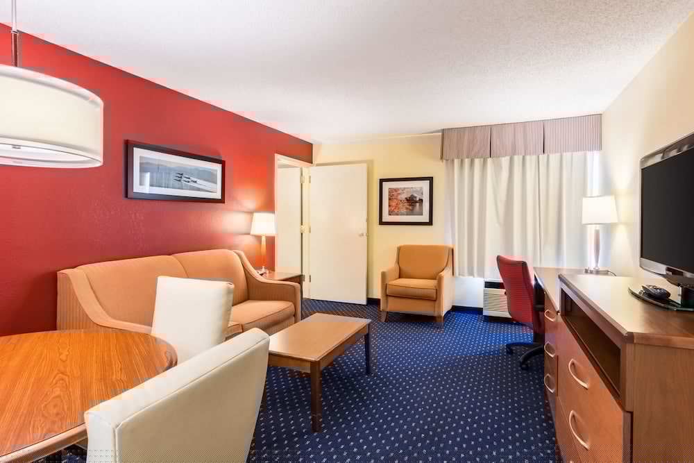 Fairfield by Marriott Inn & Suites Clinton 22/43