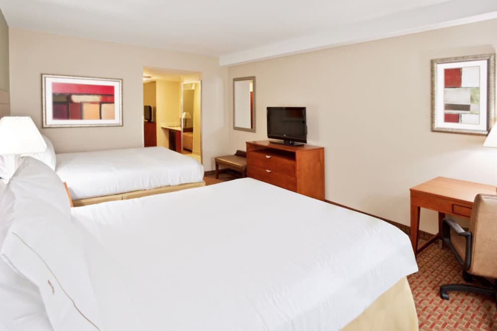 Holiday Inn Express Hotel Suites Niagara Falls 15/75