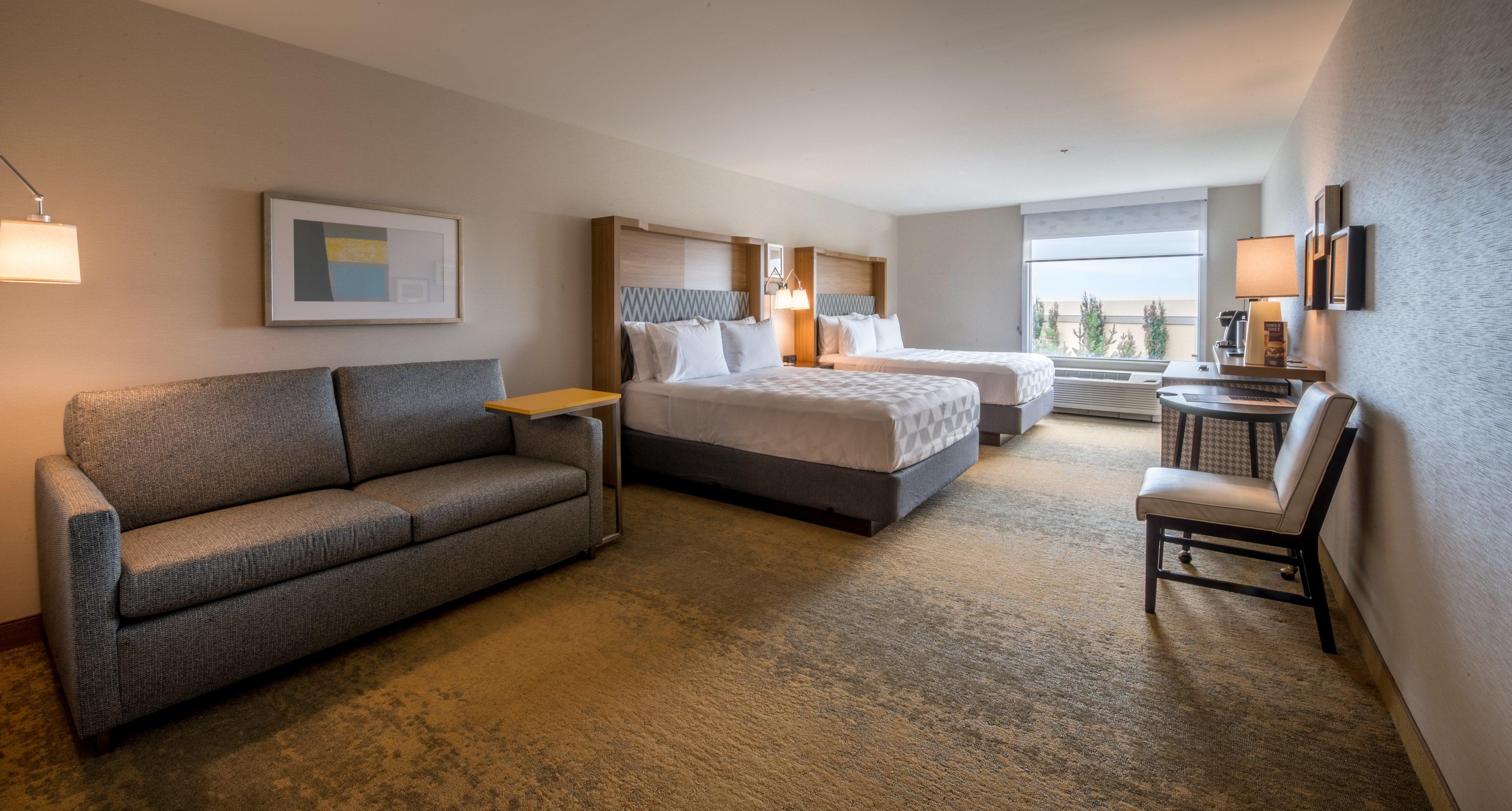 Premium, Queen Bed, Holiday Inn Edmonton S Ellerslie Rd 5/8