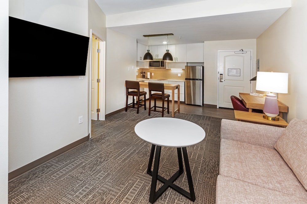 Staybridge Suites Portland 31/47