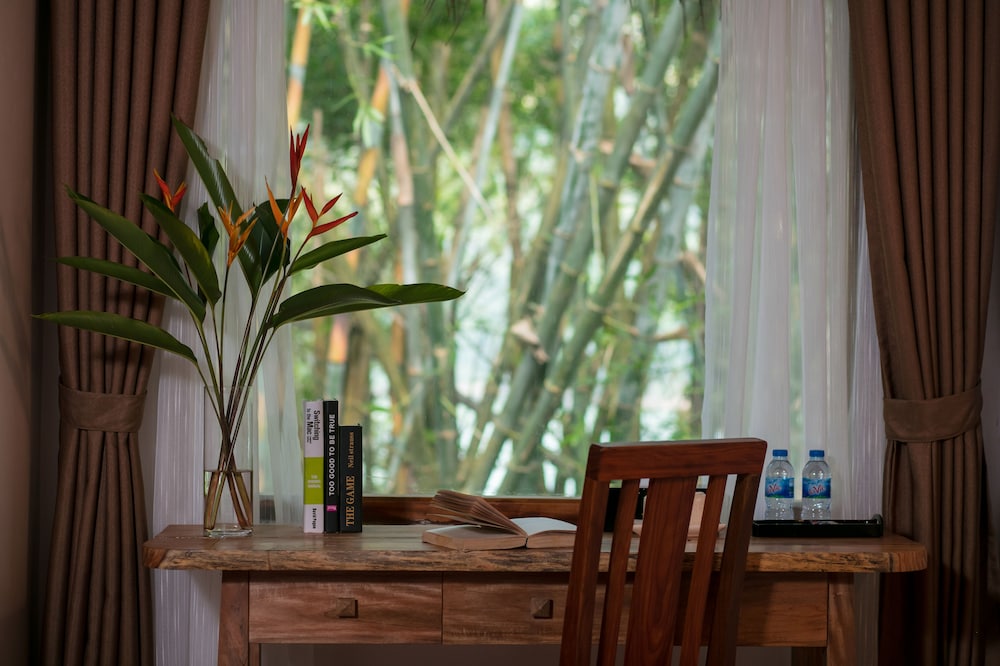 Mai Chau Hideaway Lake Resort 37/72
