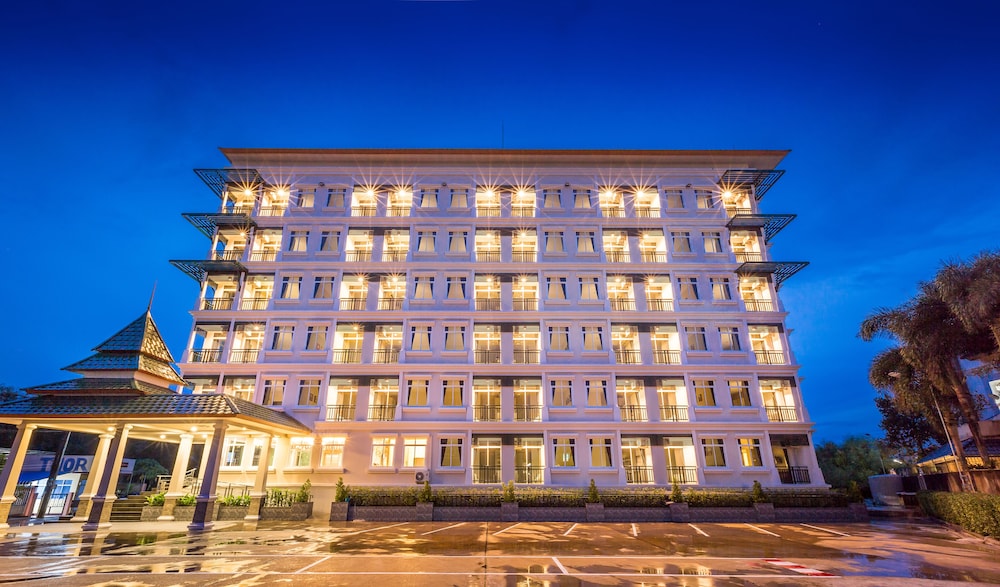 Evergreen Suite Hotel 2/54