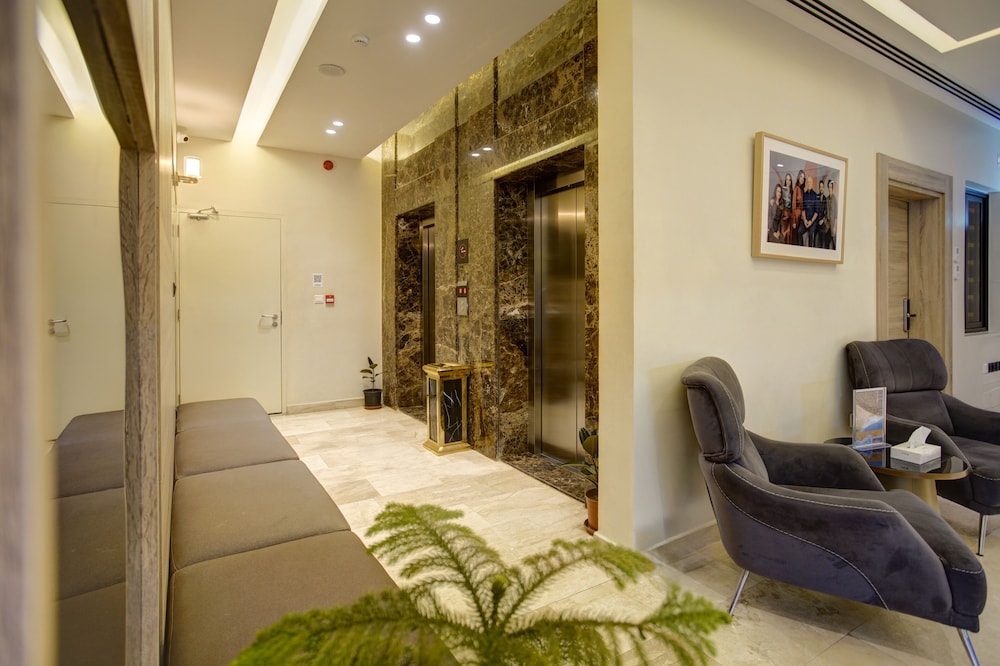 Luciana Hotel By FHM 51/58