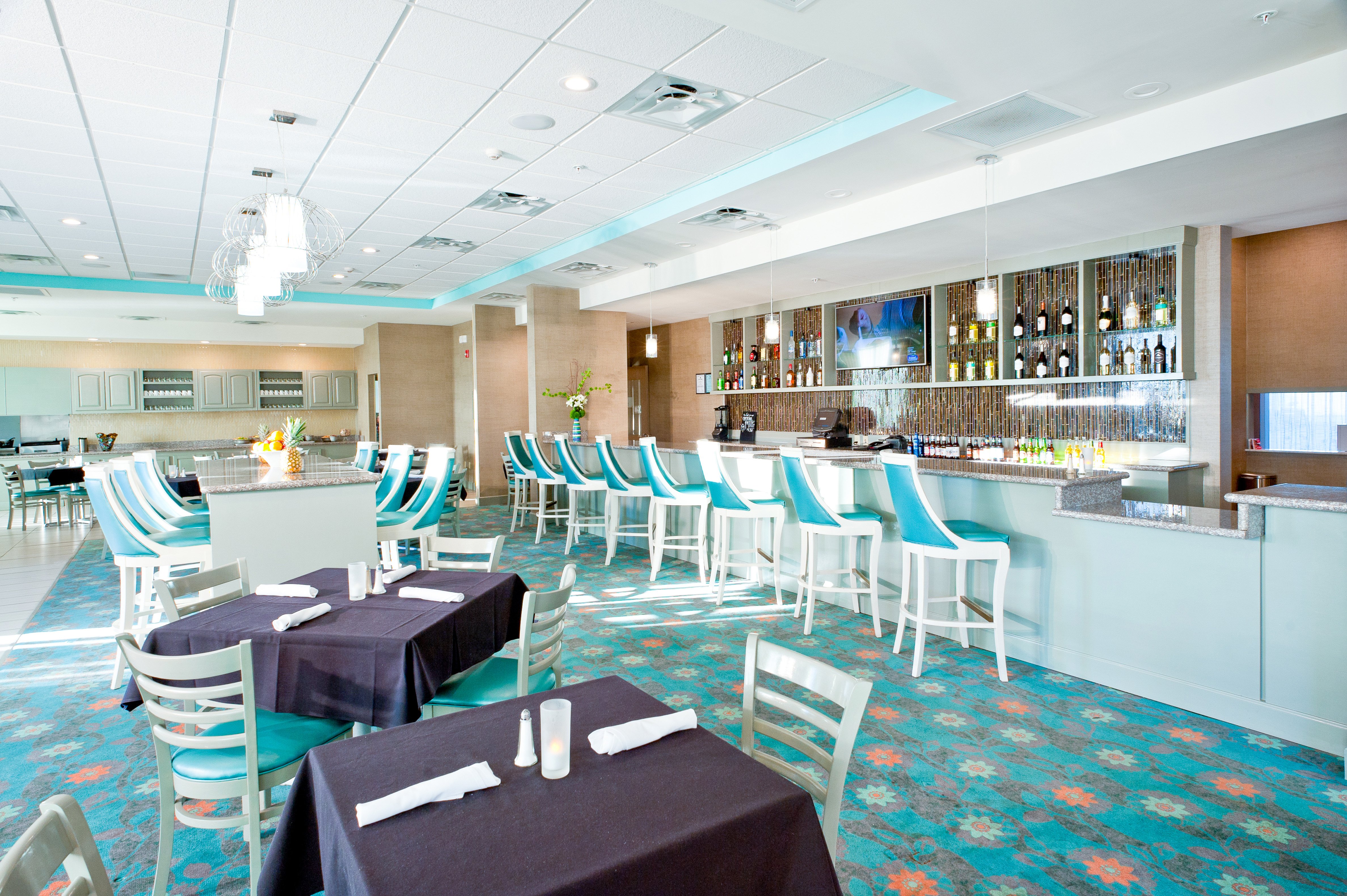 HOLIDAY INN GUIN 46/65