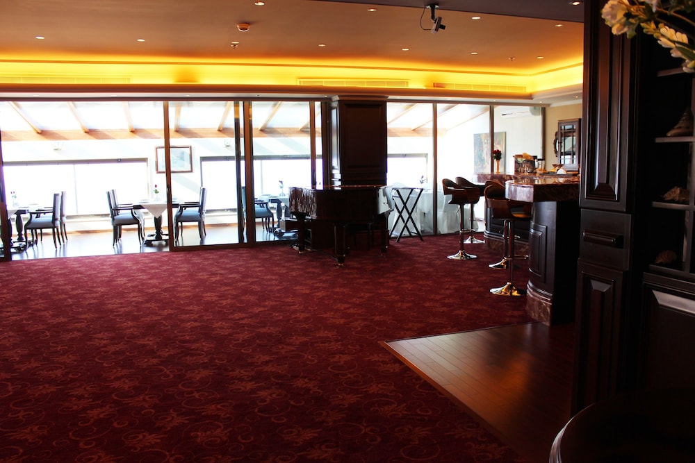 GOLDEN TULIP JIYEH MARINA RESORT 30/50