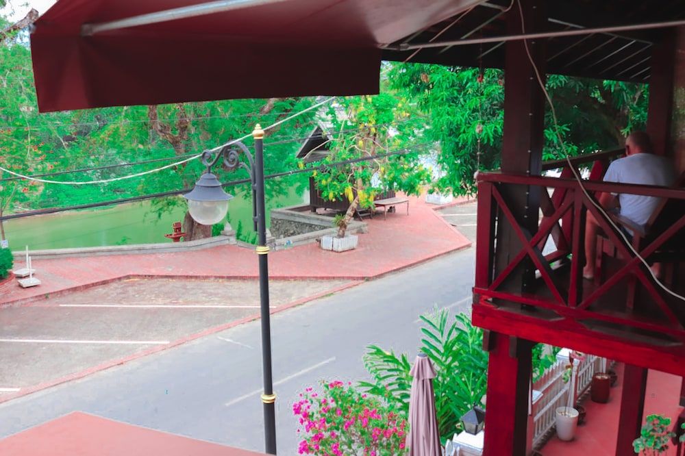 Villa Ban Lakkham 8/95